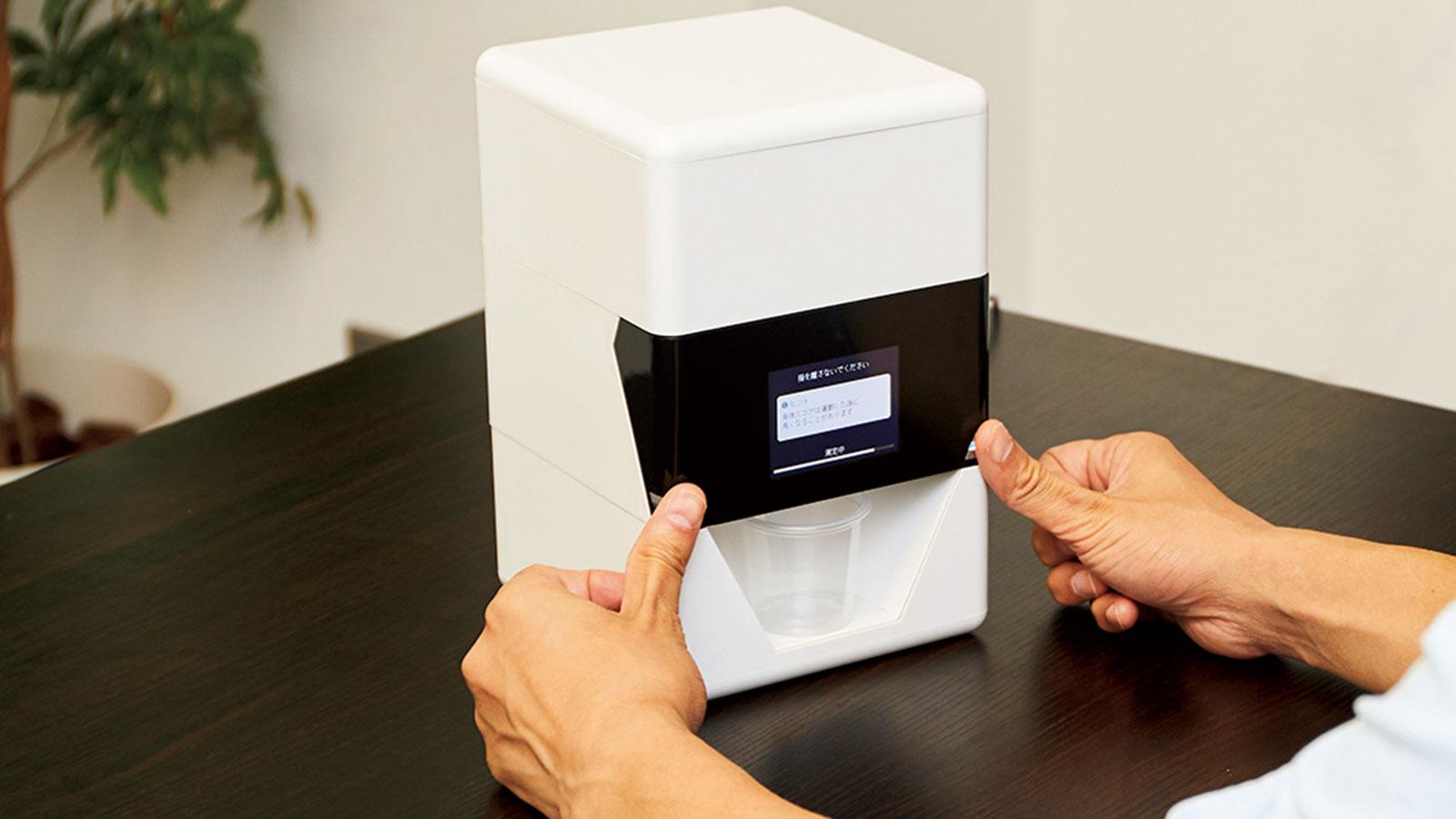 まるでSF映画！ 全自動サプリメントサーバーを体験してきました