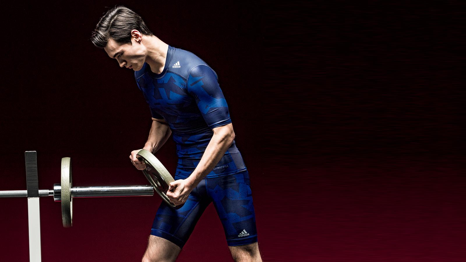 筋肥大を狙うなら高重量のバーベルで。上半身のテッパン筋トレ6つ