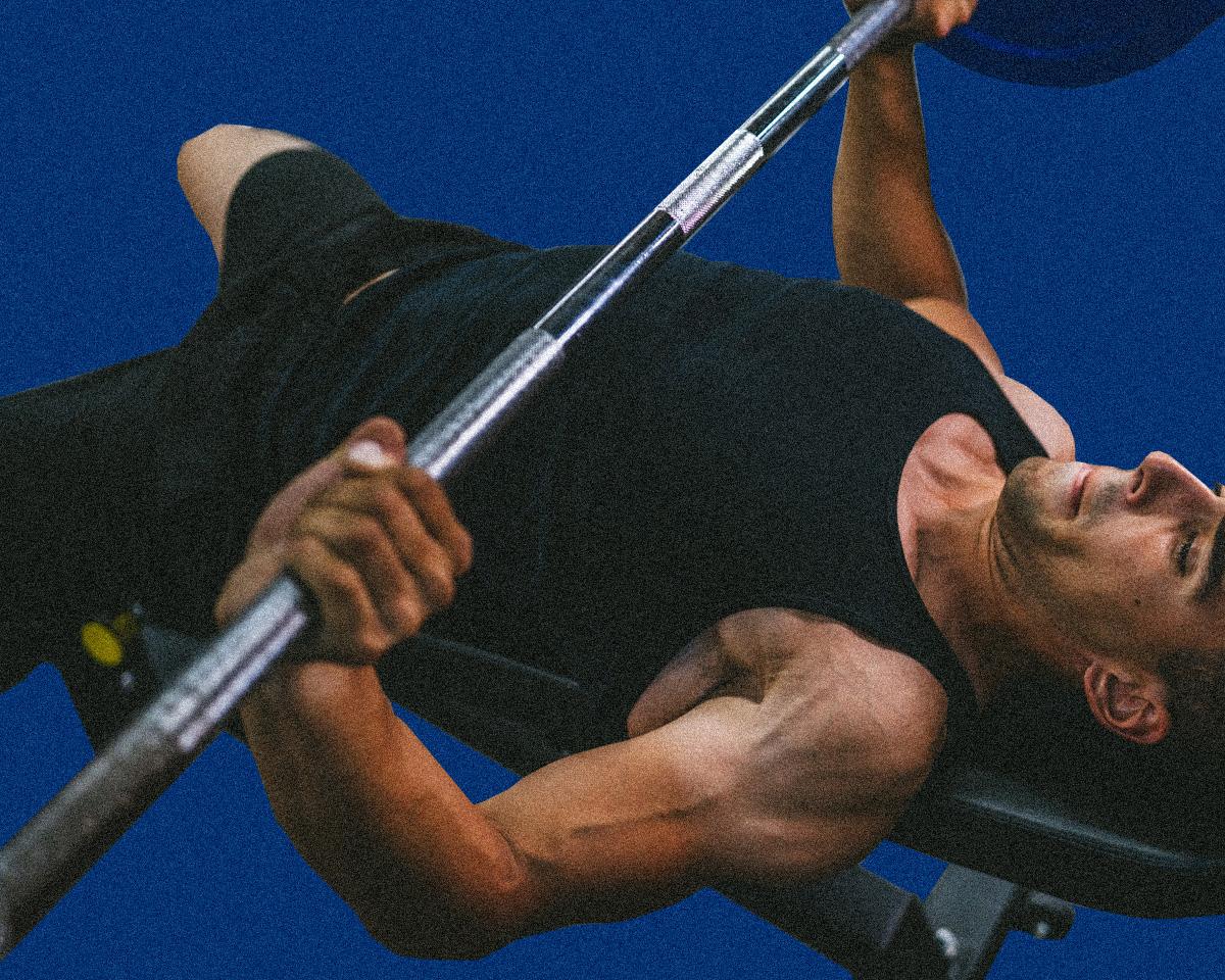 「弱点のない胸」をつくる！ ジムでの徹底追い込みトレーニング。