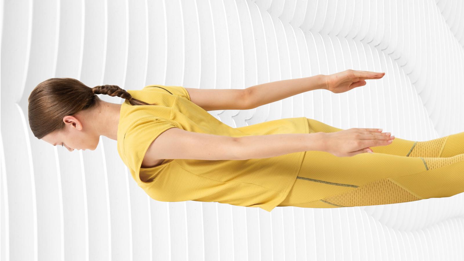 放っておくと四十肩。“巻き肩”姿勢を改善する外旋運動ストレッチ