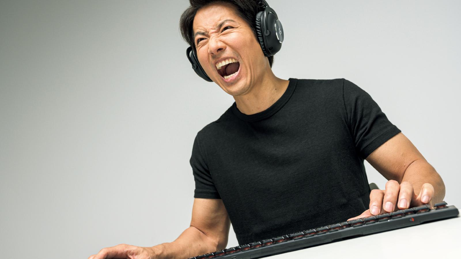 ガチゲーマー、ケイン・コスギ「ゲームライフを極めるには、体脂肪率1桁が条件です」