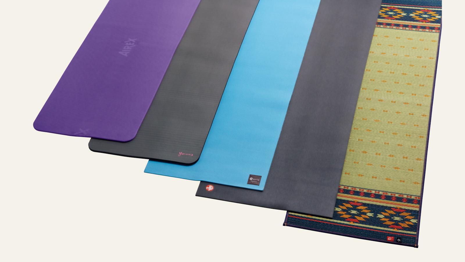 ヨガとピラティスで違う！ 専門家に聞いて選んだ5枚の専用マット