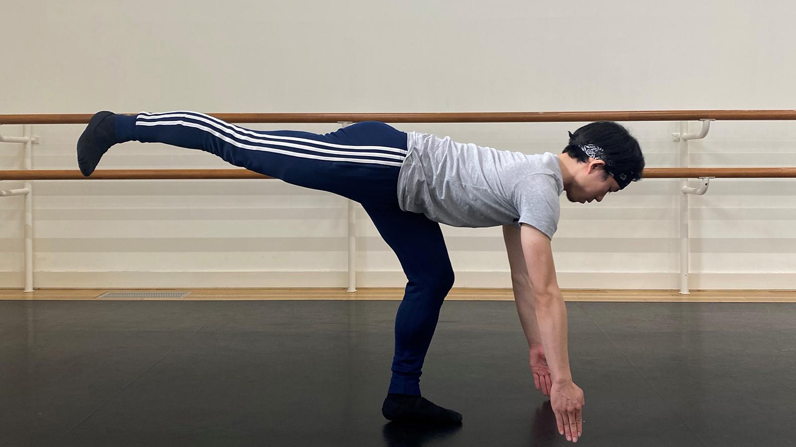 ケガを予防するパラレルポジション・スクワット（バレエダンサー・井福俊太郎さん）