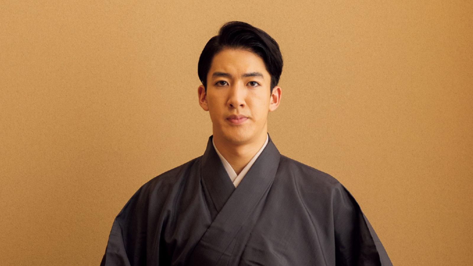 「背骨を軸にしてカラダを動かす」尾上右近さんの美姿勢の秘訣