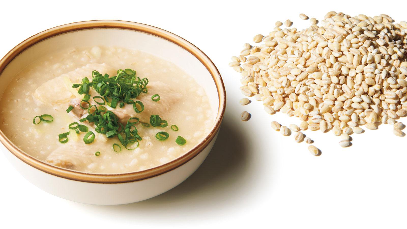 もち麦の血管・血流に効くレシピ「鶏手羽肉のスープ」