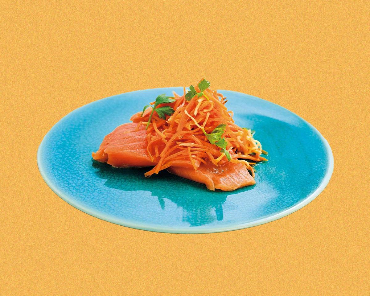 鍛えるシェフの筋肉レシピ：サーモンミキュイとニンジンラペ