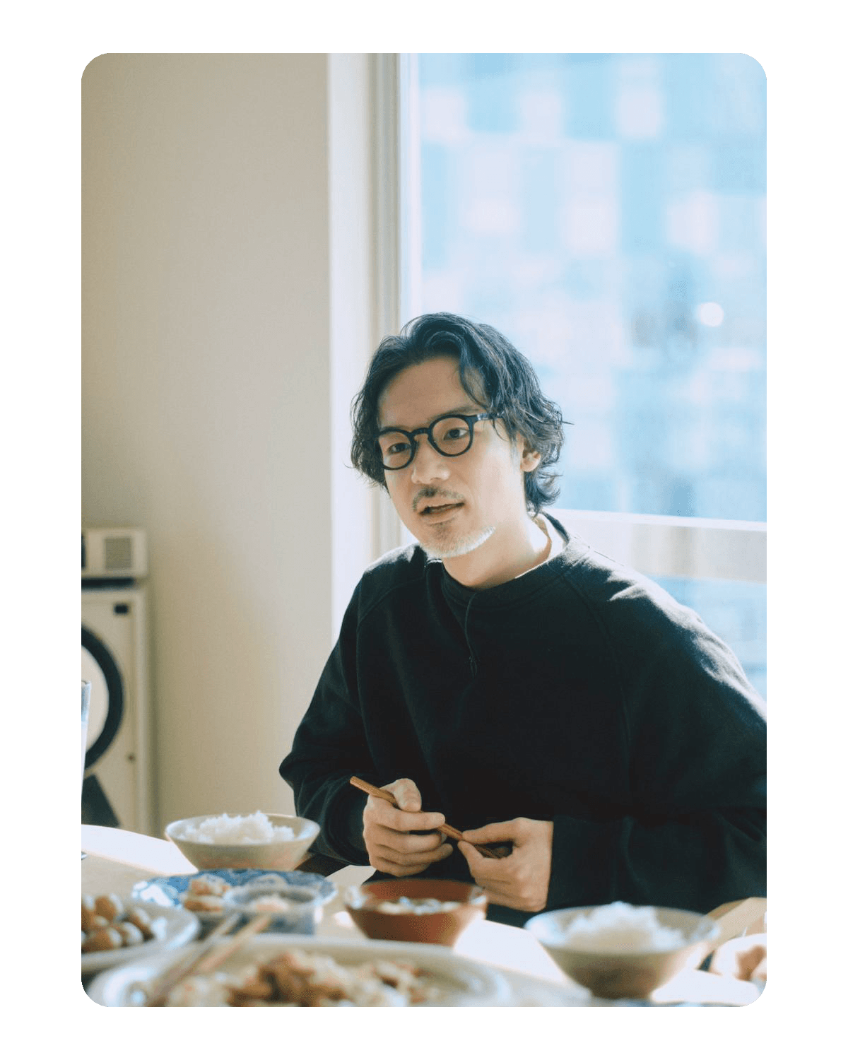 生姜焼きをつつきながら、笹谷崇人さんと「家ごはんの選べなさ」を考える。｜麻生要一郎のテーブル・トーク