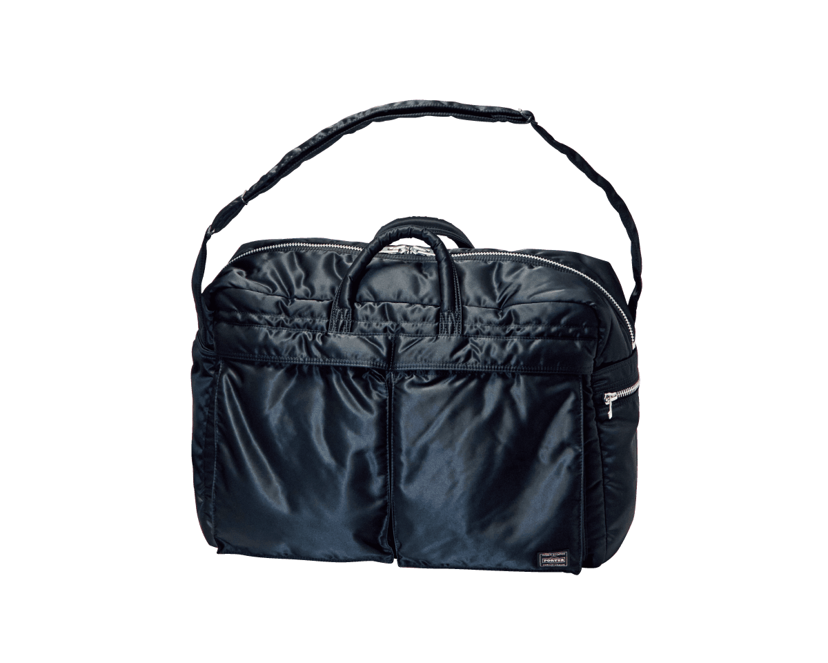 姿かたちが全く同じなのがこだわり。〈PORTER〉のダッフルバッグ。