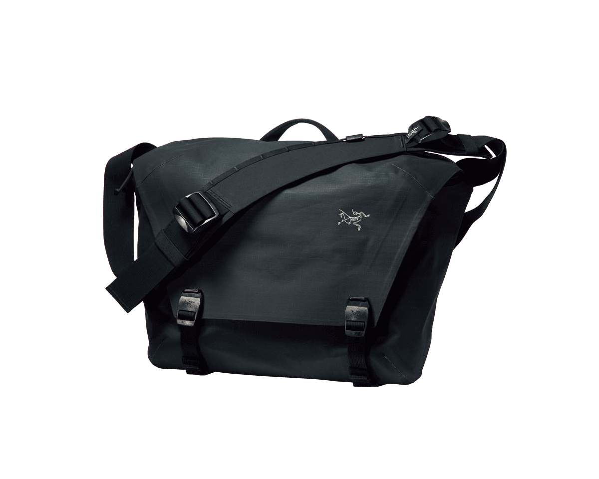 都会の自転車ツーキニスト必見。〈ARC’TERYX〉のメッセンジャーバッグ。