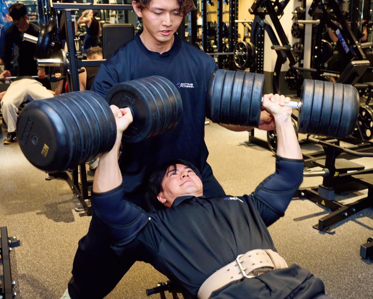 超高重量60kgダンベルにマニア向けまで？個性派ジムのダンベルたち。