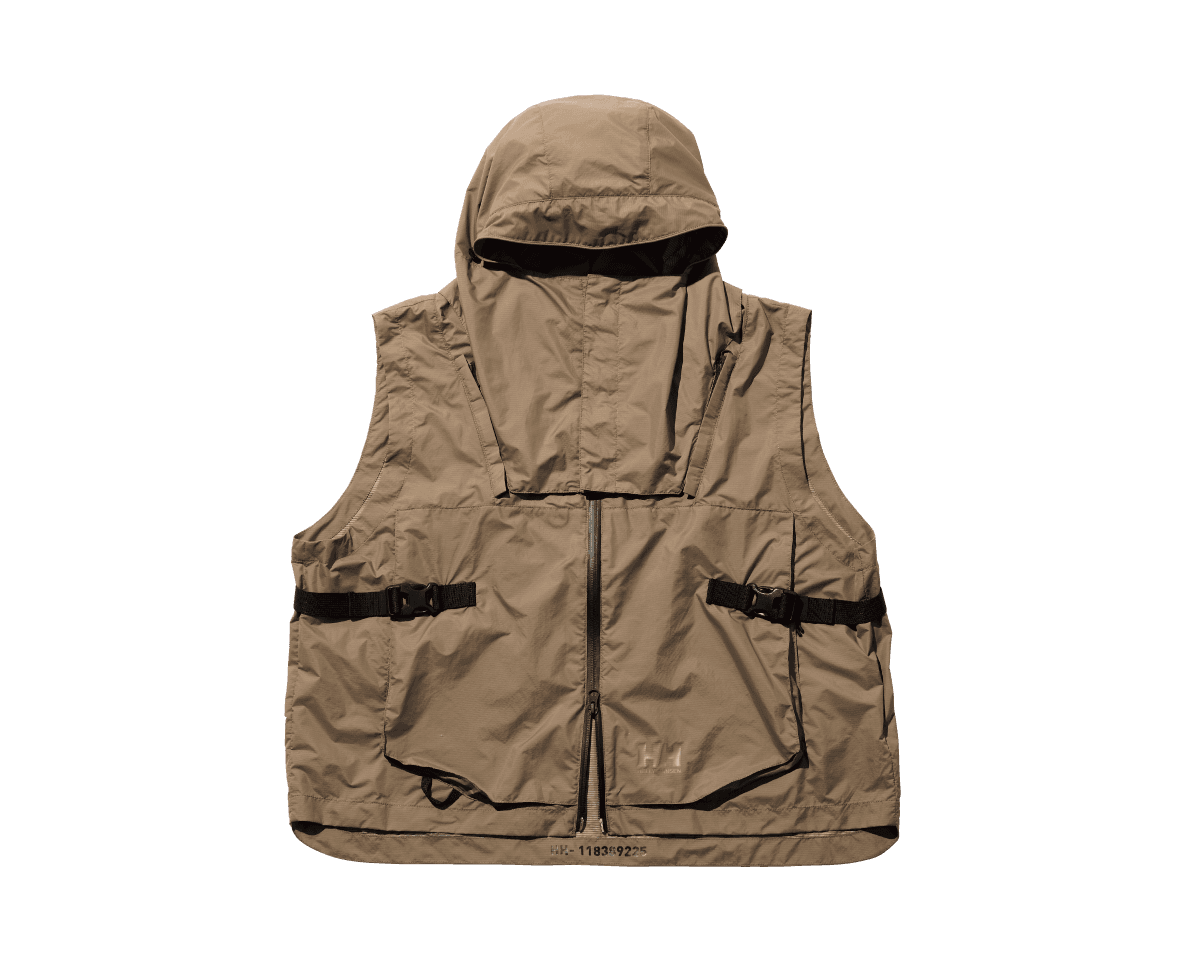 気分と気候に合わせて変幻自在。〈HELLY HANSEN〉のベスト。