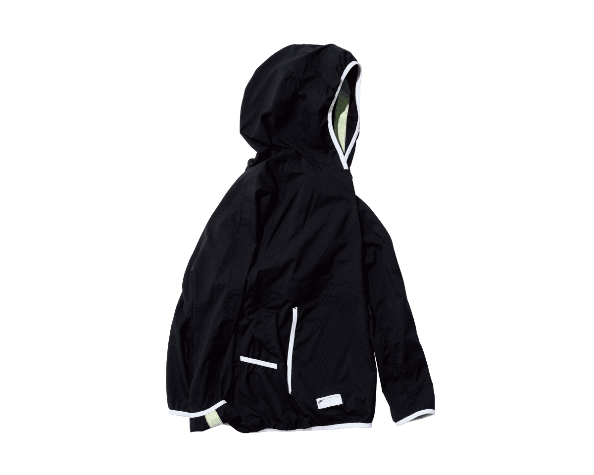 能ある機能服は反射を隠す。〈RESmildiv〉のアノラックパーカー。