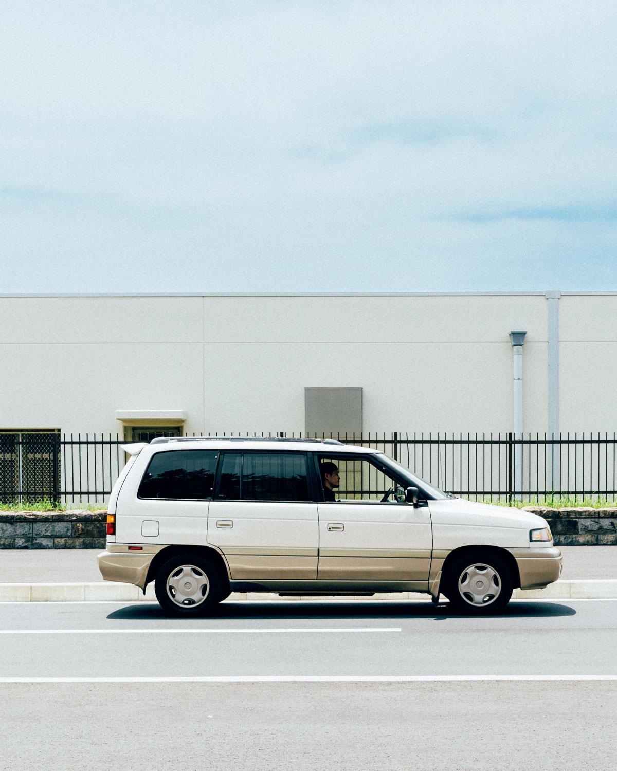 一目惚れで手に入れた、家族に寄り添う90年代SUV《マツダ MPV》｜クルマと好日