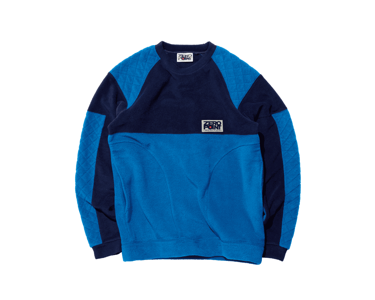 面影はそのまま、機能は向上。〈mont-bell〉のスウェット。