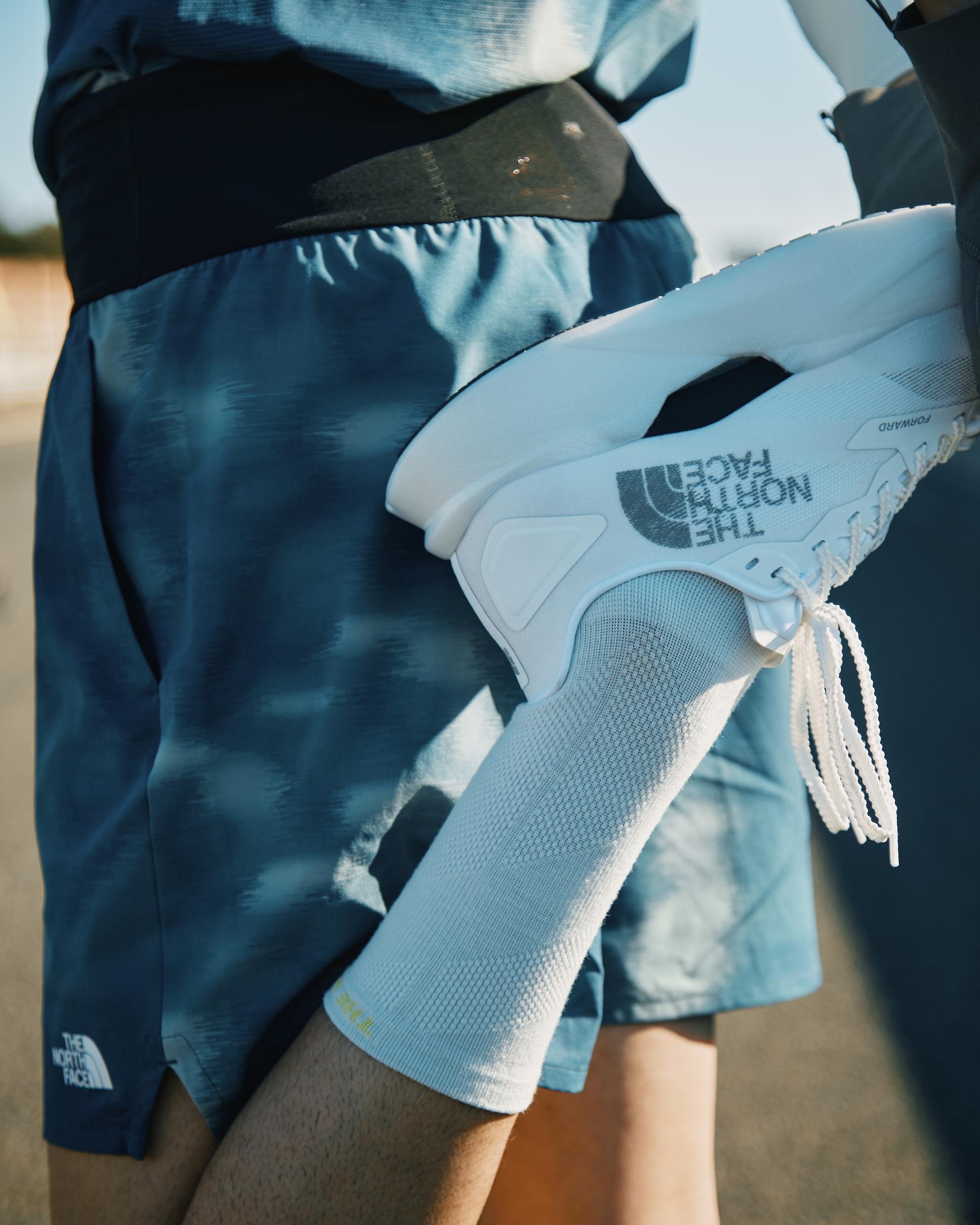 〈THE NORTH FACE〉の新作ランニングシューズ《VECTIV Forward》で、「湘南国際マラソン」を駆け抜ける。