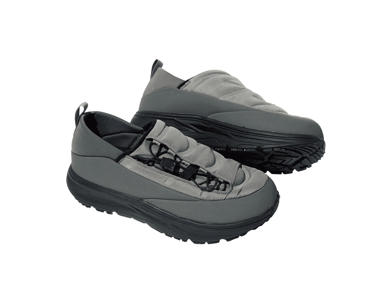 雪路も闊歩できる一足。〈rig FOOTWEAR〉のリカバリーシューズ。