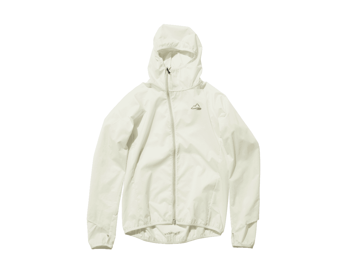 雨でも快適に走りたいあなたへ。〈milestone〉のウィンドシェルパーカー。