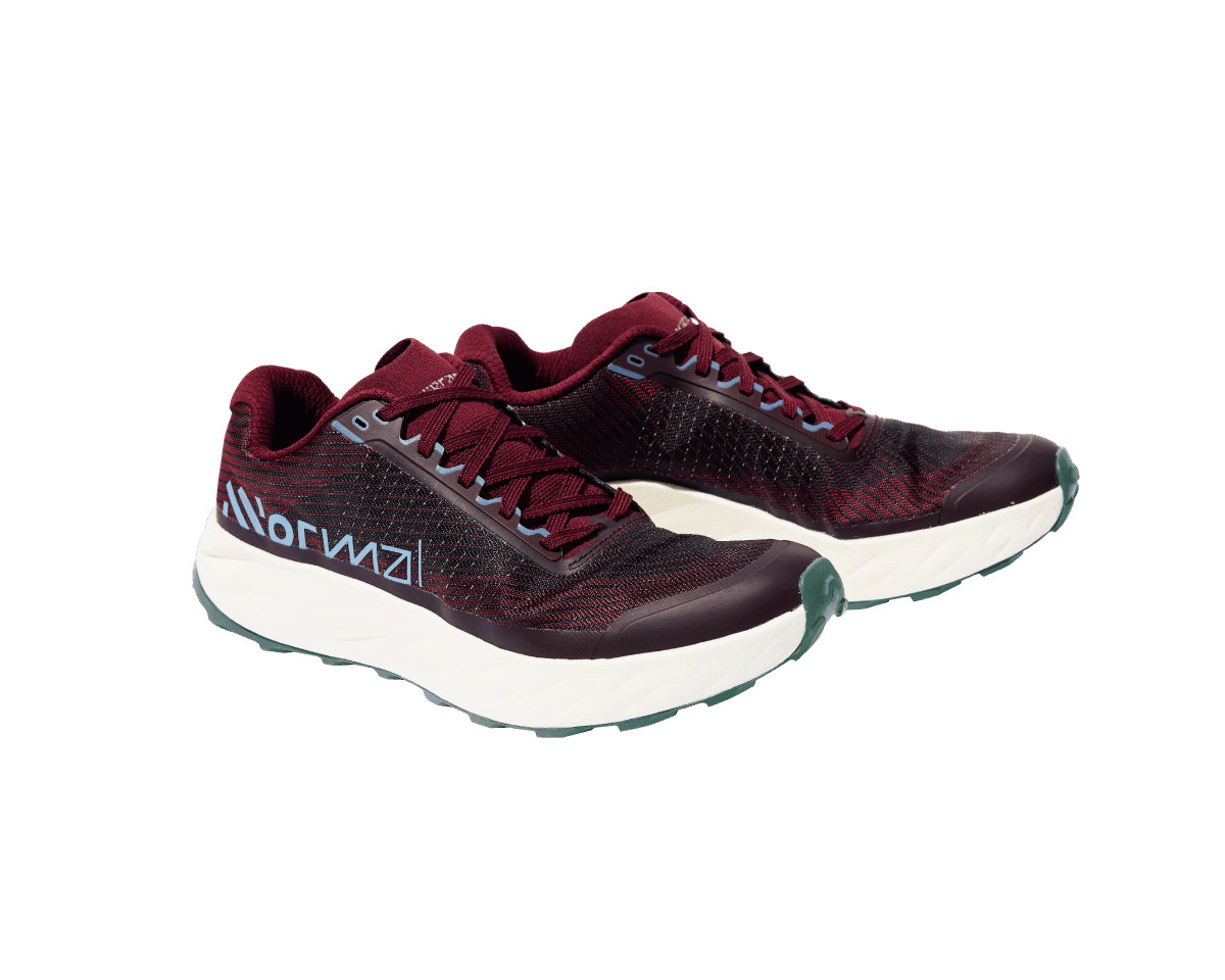 〈NNormal〉のスニーカー