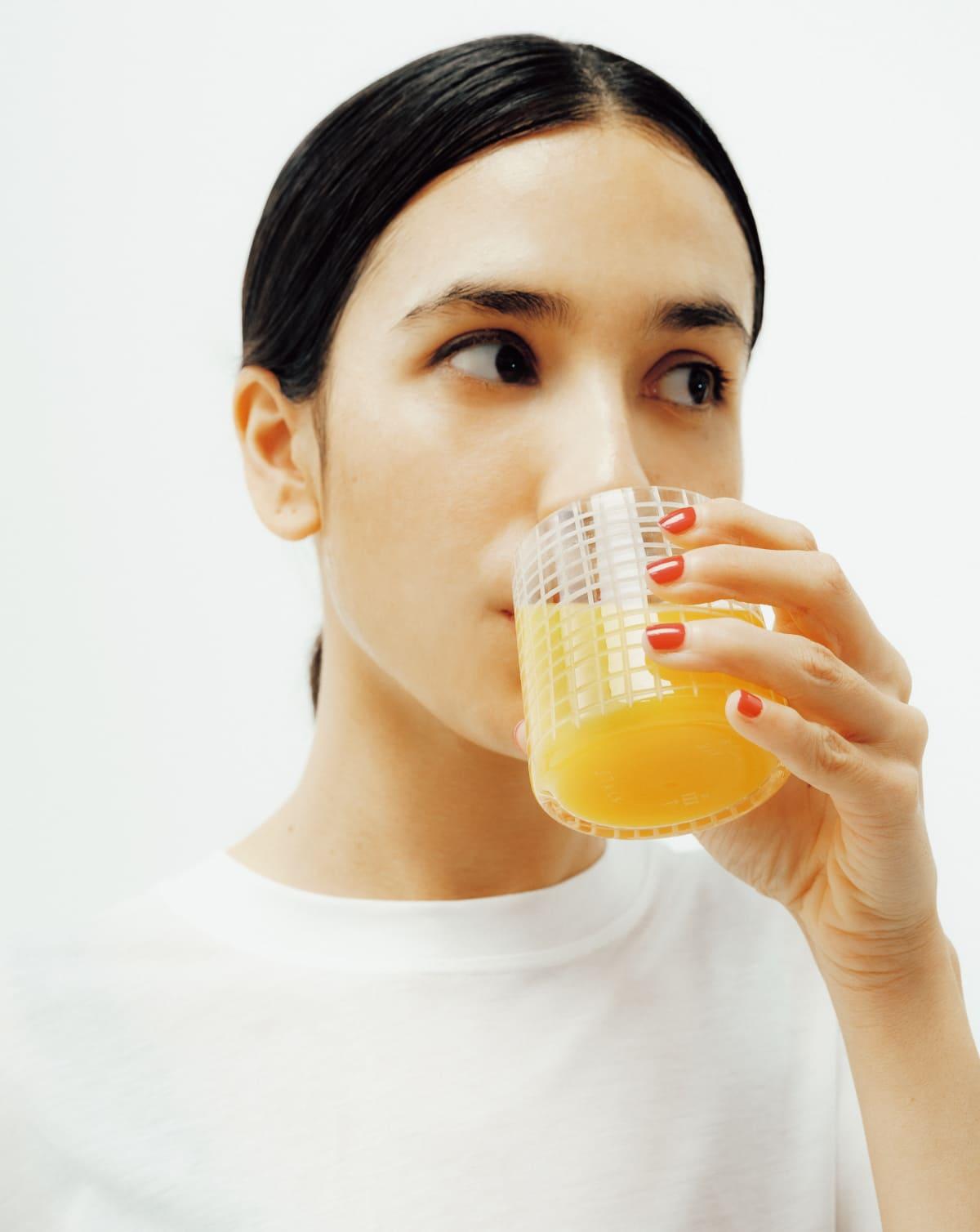 疲れたカラダに〈SOMEHOW〉のオレンジジュースを一杯！