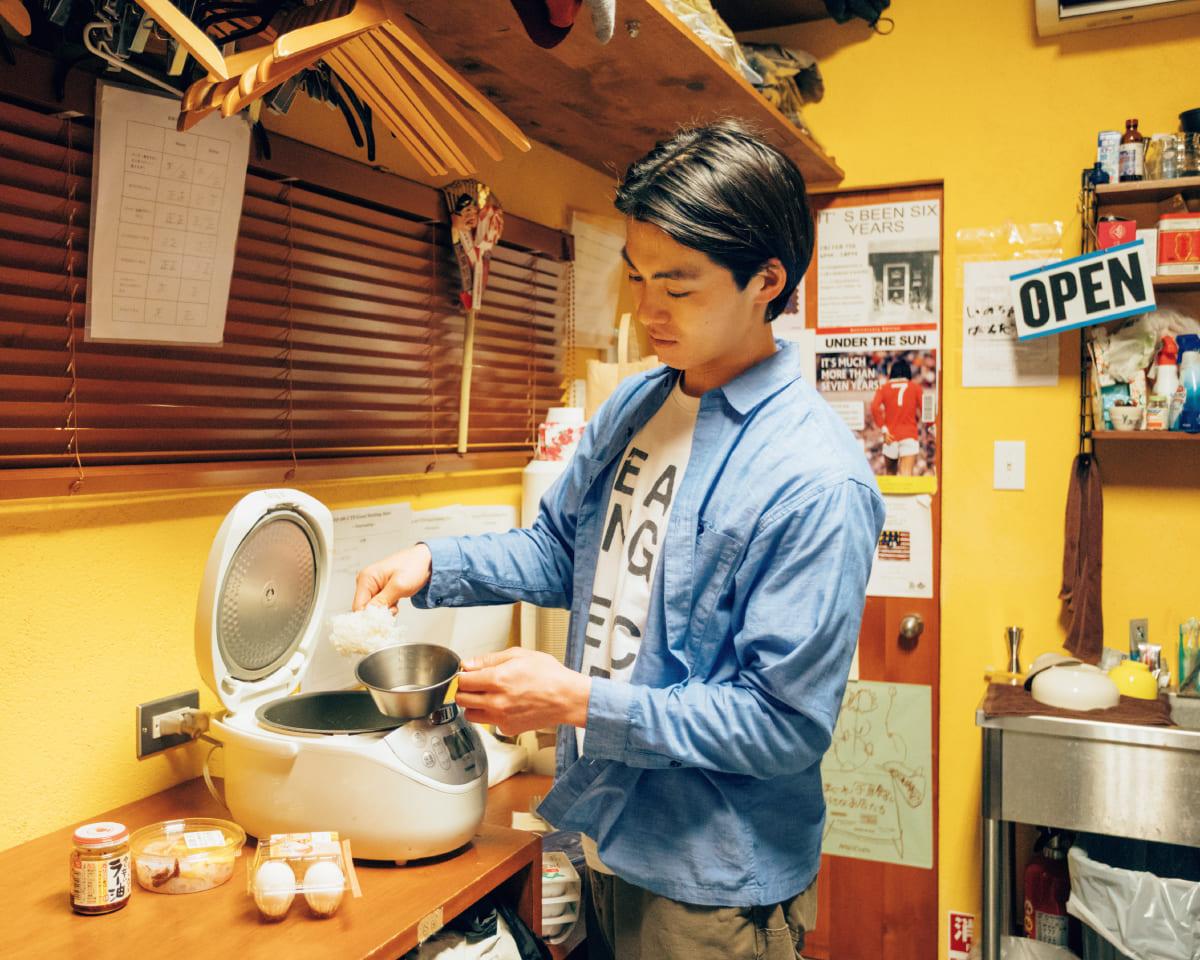 週5で飲むほどのお酒好き。体型維持の秘訣は、運動習慣と職場の炊飯器！