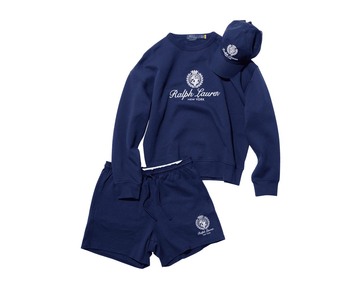 アメカジ全盛期の面構え。〈POLO RALPH LAUREN〉のスウェットシャツ&パンツ&キャップ。