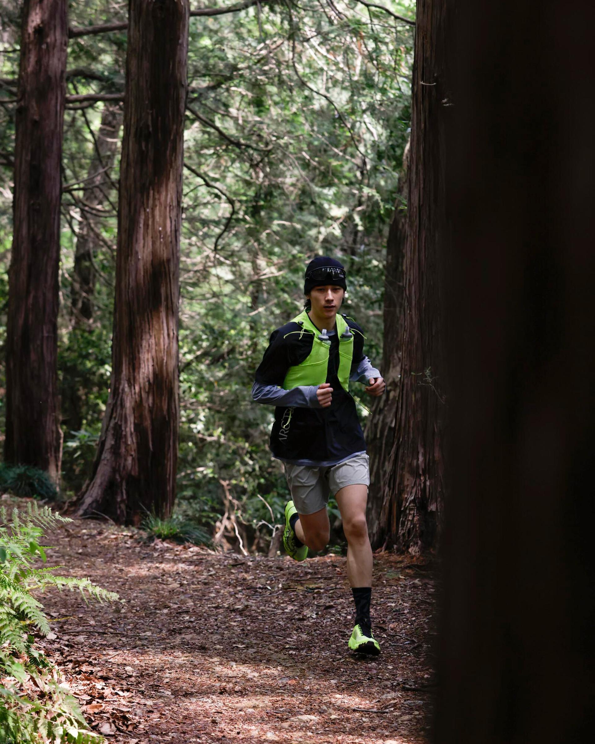 〈ARC'TERYX TRAIL〉の《SYLAN 2》を履いて、ロードから山へ。初めてのトレイルランニング 。