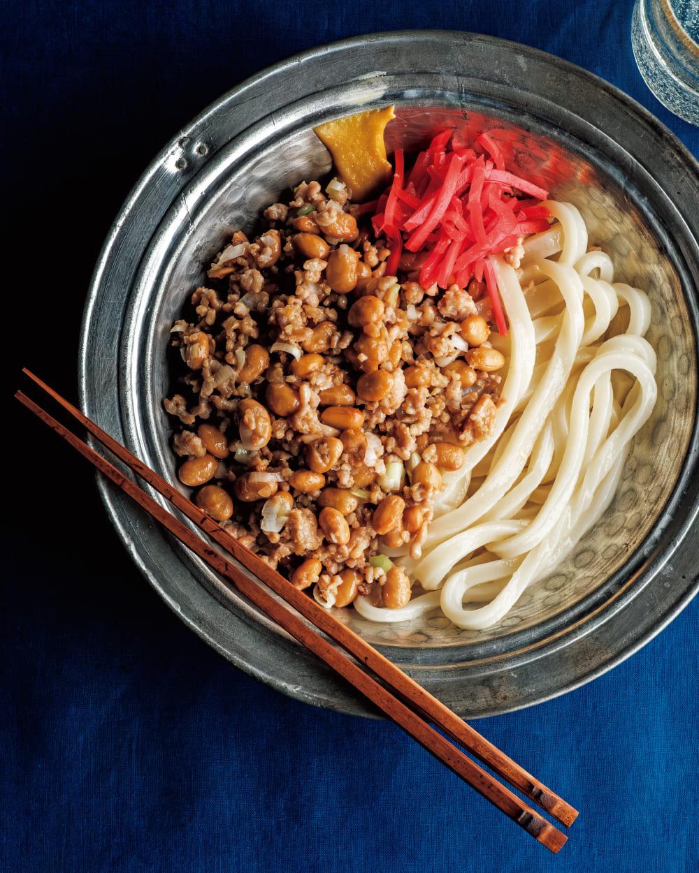 タンパク質を強化する「鶏納豆炒めのせ冷やしうどん」|ツレヅレハナコのカラダめし。