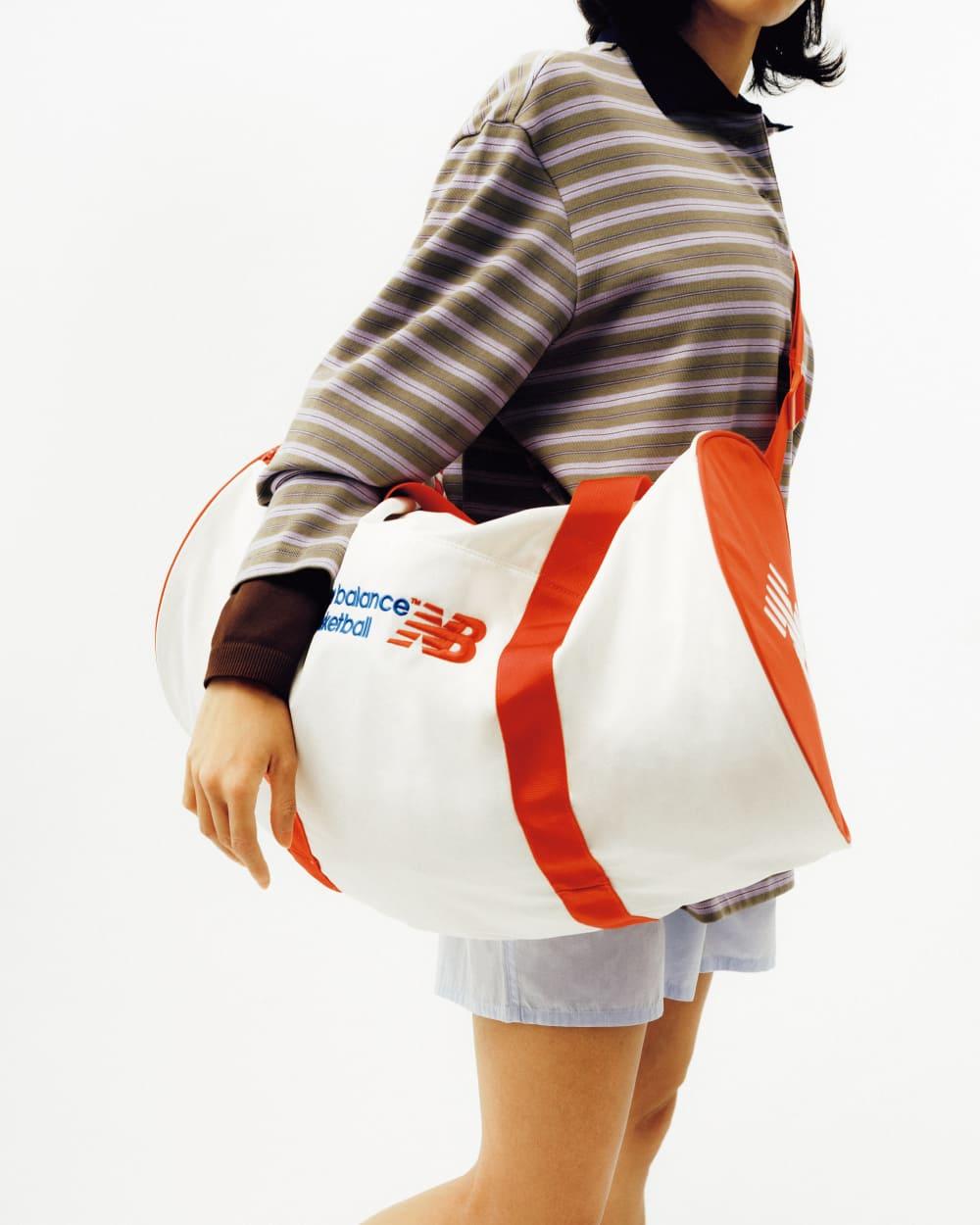 〈NEW BALANCE〉のダッフルバッグは、ヴィンテージライクな新顔。